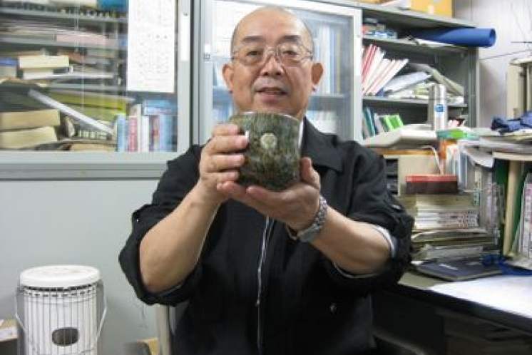 Kawagishi-sensei mit seiner Tasse